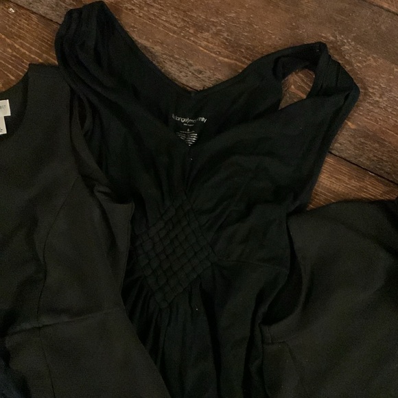 Group of four maternity dresses - Picture 3 of 6